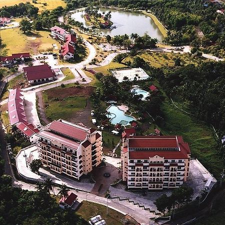 Graceland Estates And Country Club Lucena Exterior photo