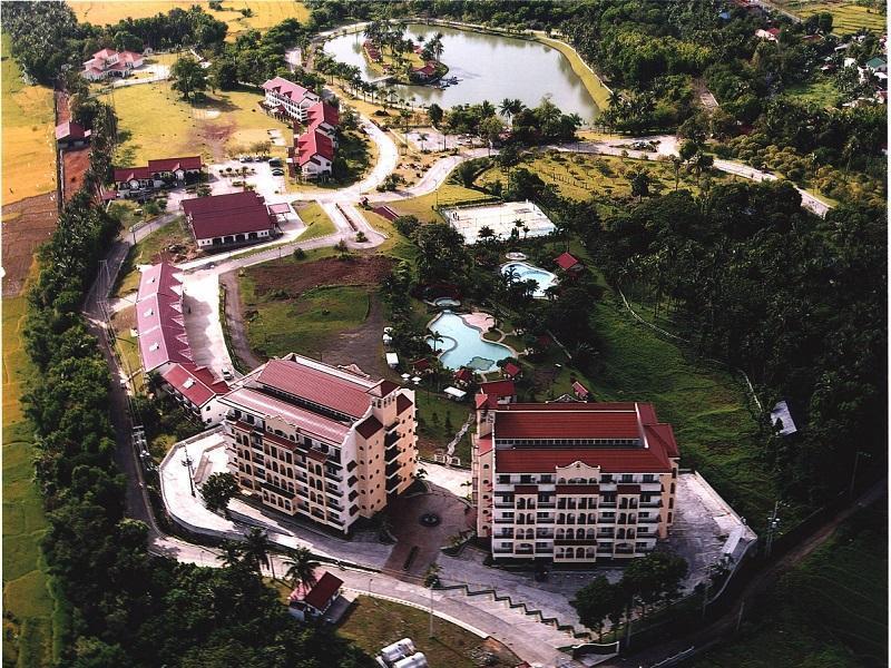 Graceland Estates And Country Club Lucena Exterior photo